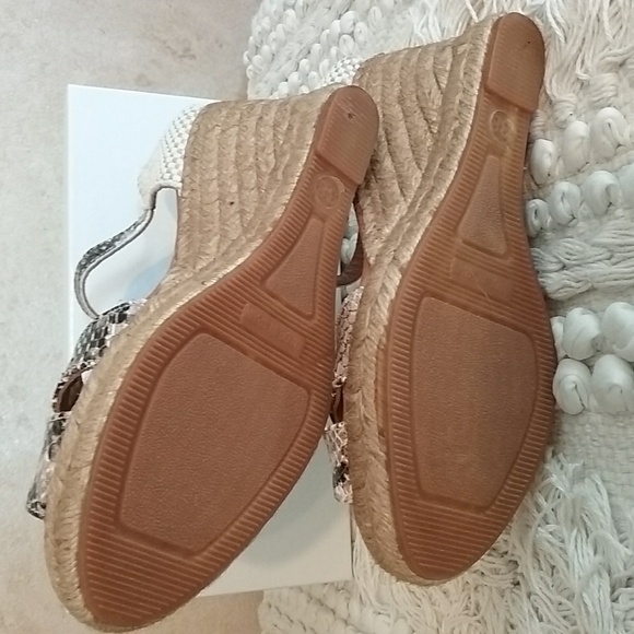 Kurt Geiger NIB Snakeprint Wedges 7.5 - Picture 9 of 10